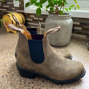 Blundstone #1677 - Rustic Brown Heeled Boots